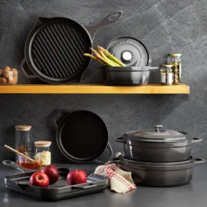 Schafer Guss Chef Tenxhere e Sheshte Gize 26 cm